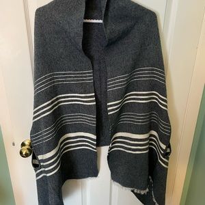 Navy blue and white J Crew poncho EUC